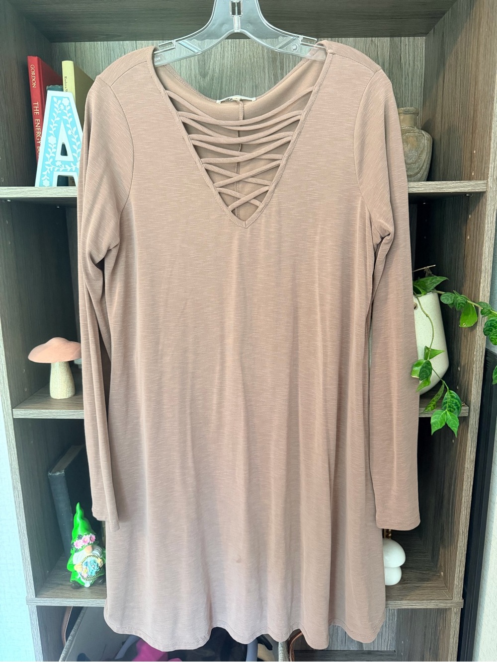 ANDRÉE BY UNIT Mauve Taupe Lace-Up V-Neck Tunic